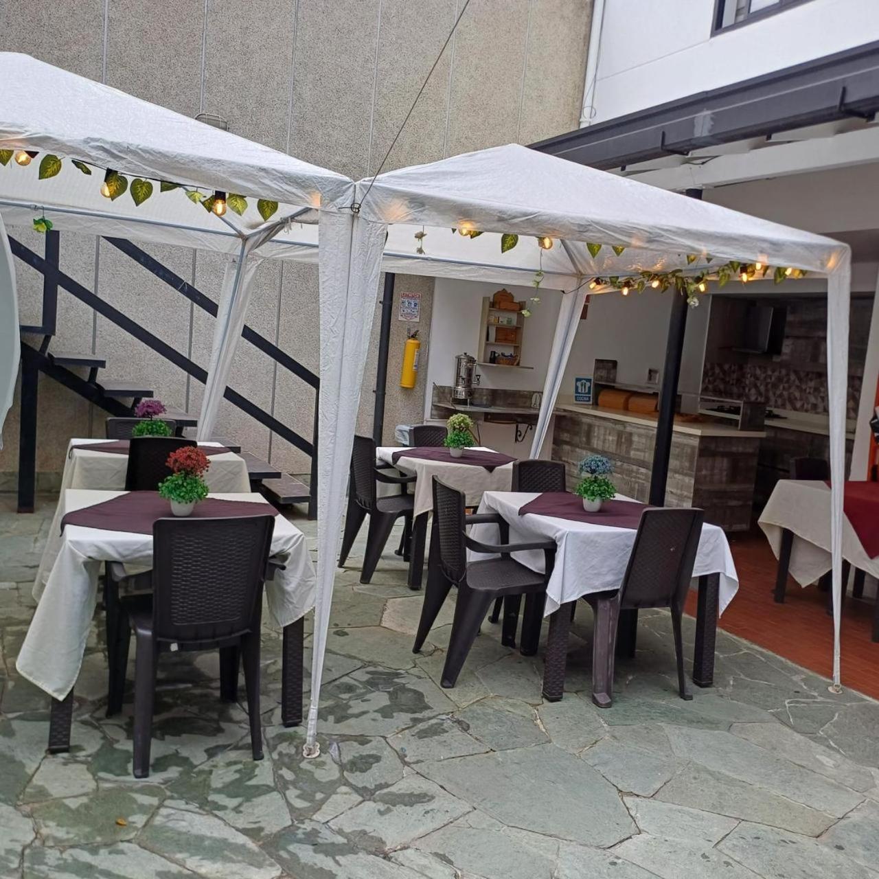 Hotel Poma Rosa Медельин Экстерьер фото